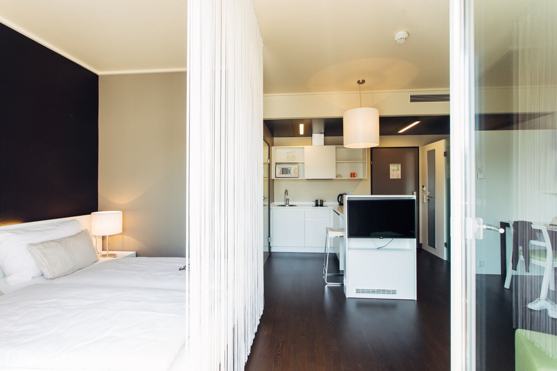 HHL_Studio-Superior-V